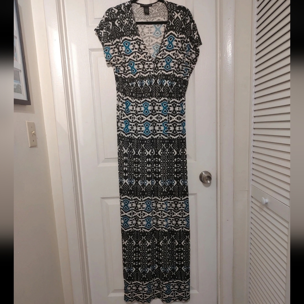 Elegant Black and Blue Patterned Maxi Dress